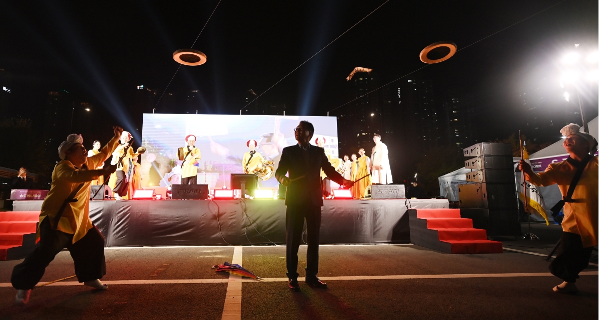 지난해 10월 문을 연 연수구 제2청사가 개청 1년 만에 총 11만 건이 넘는 민원을 처리하며 명실상부한 주민 밀착형 행정서비스 핵심 거점으로 자리매김했다